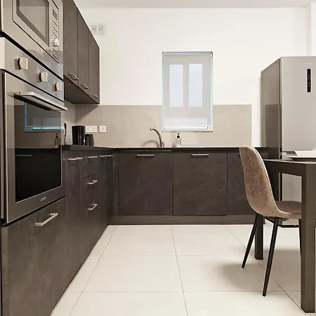 Blue Pearl Apartment *