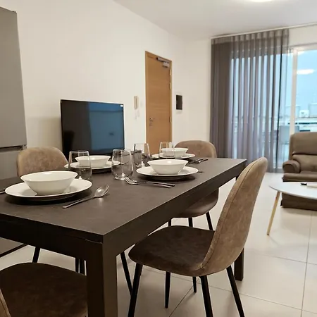 Blue Pearl Apartment *